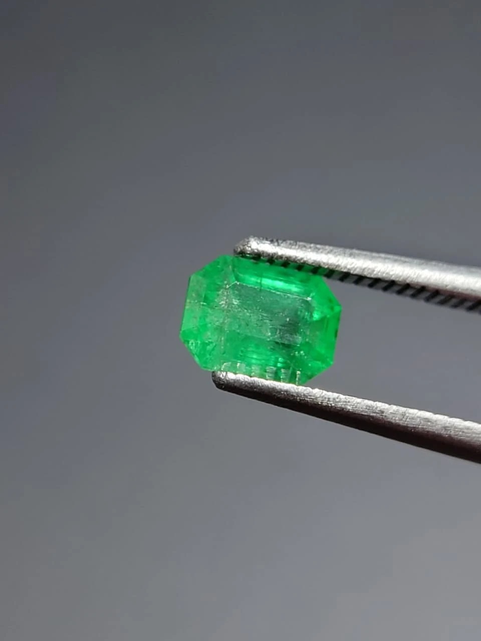 0.7ct Colombian Emerald Loose Gemstone from Colombia — view 2
